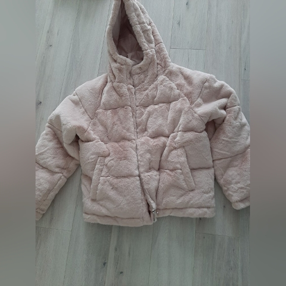 Plush 🧸 coat - Picture 1 of 3